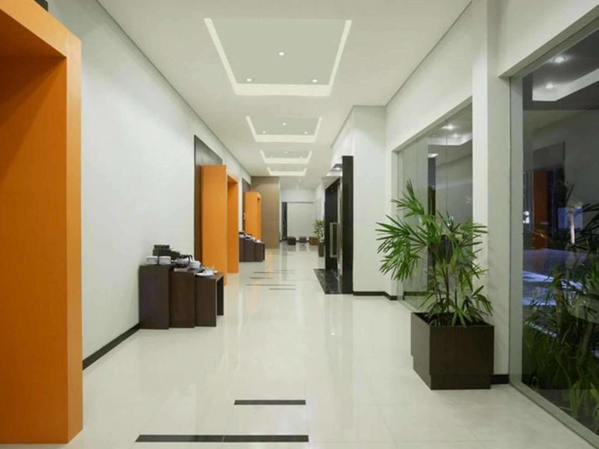 Hotel Santika Палу Екстериор снимка